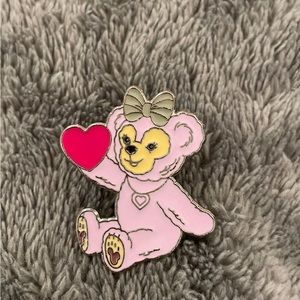 Disney Trading Pin Shanghai Disney Resort Shellie May. Pink Bear. Red Heart